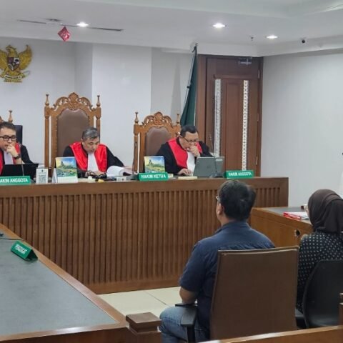 Sidang Tersangka Pengancaman Vincent Leo Carlius Ungkap Transaksi Rp80 Juta dari Rekening Bank 11 Sidang Tersangka Pengancaman Vincent Leo Carlius Ungkap Transaksi Rp80 Juta dari Rekening Bank
