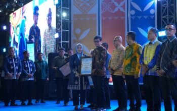 Fatmawati Dampingi Gubernur dan Menkop pada Harkopnas ke-79 di Sorowako 5 Rangkaian peringatan Hari Koperasi Nasional ke-79 di Sorowako, Luwu Timur